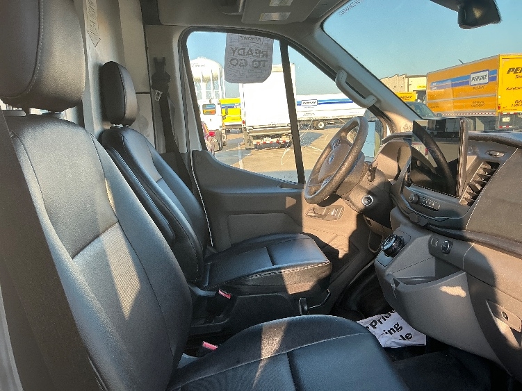 Used 2022 Ford E-Transit 350 - photo 23