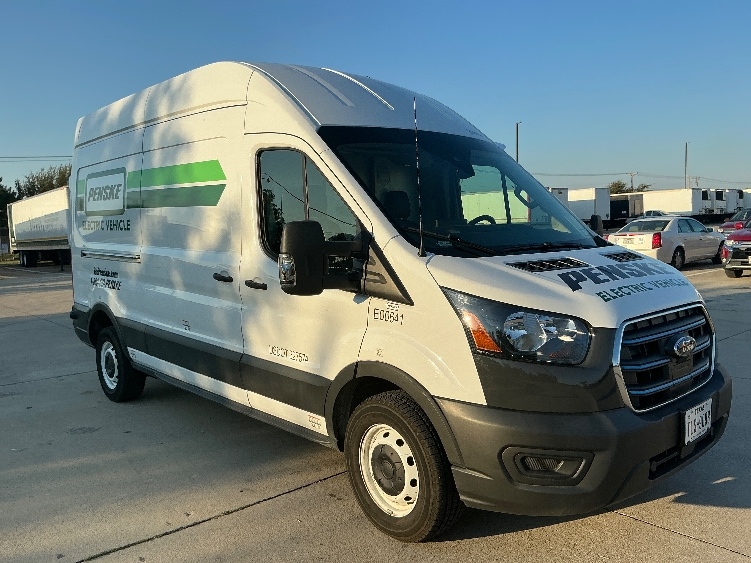Used 2022 Ford E-Transit 350 - photo 26