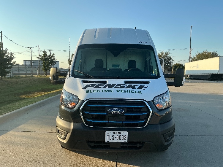 Used 2022 Ford E-Transit 350 - photo 27