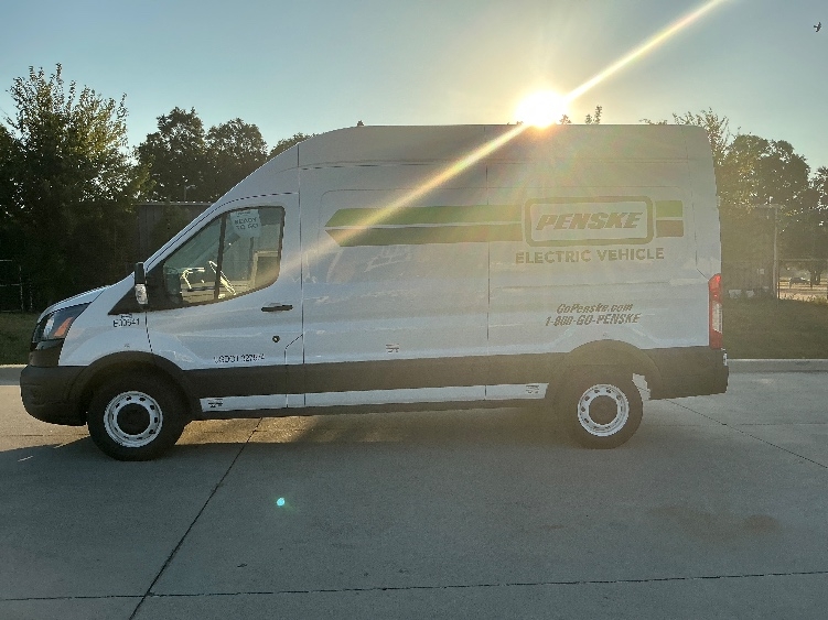 Used 2022 Ford E-Transit 350 - photo 6