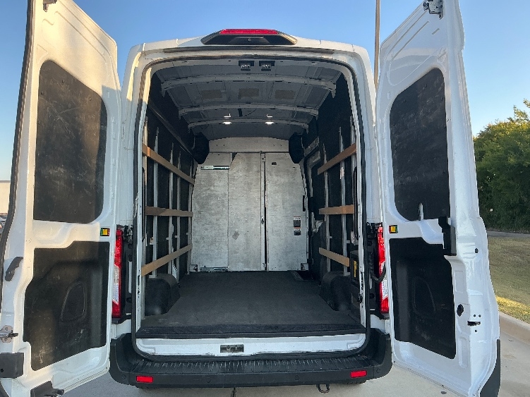 Used 2022 Ford E-Transit 350 - photo 10
