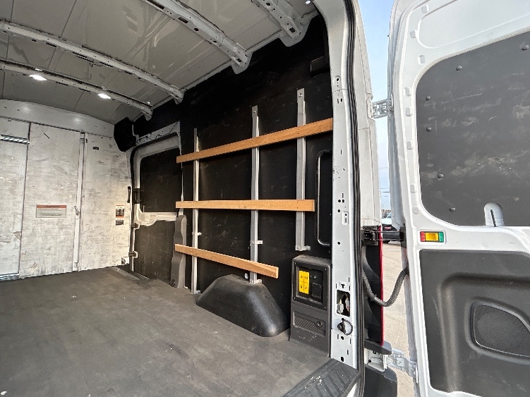 Used 2022 Ford E-Transit 350 - photo 12