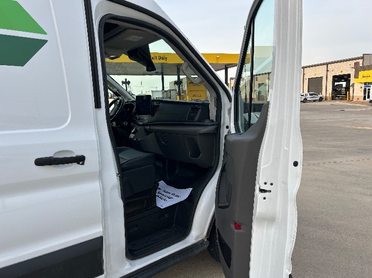 Used 2022 Ford E-Transit 350 - photo 20