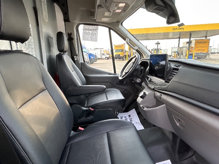 Used 2022 Ford E-Transit 350 - photo 22
