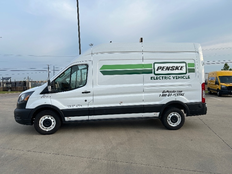Used 2022 Ford E-Transit 350 - photo 6
