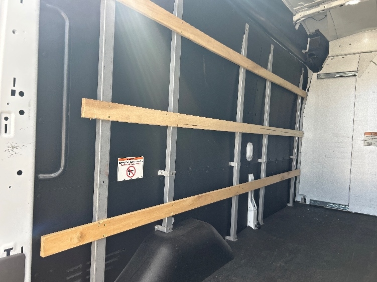 Used 2022 Ford E-Transit 350 - photo 12