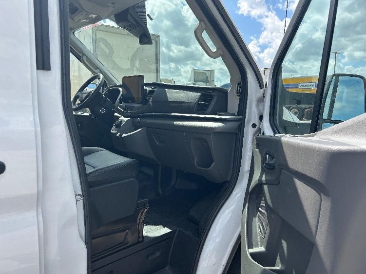 Used 2022 Ford E-Transit 350 - photo 21