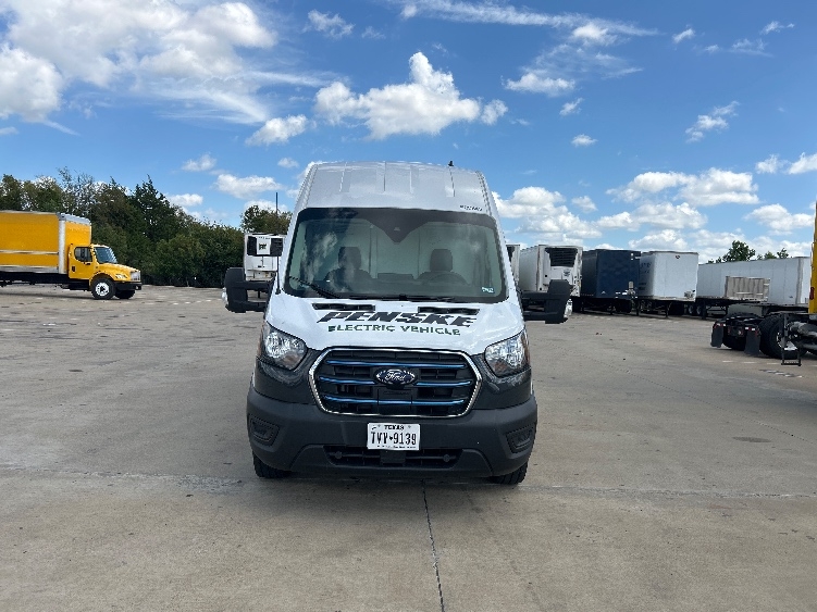 Used 2022 Ford E-Transit 350 - photo 2