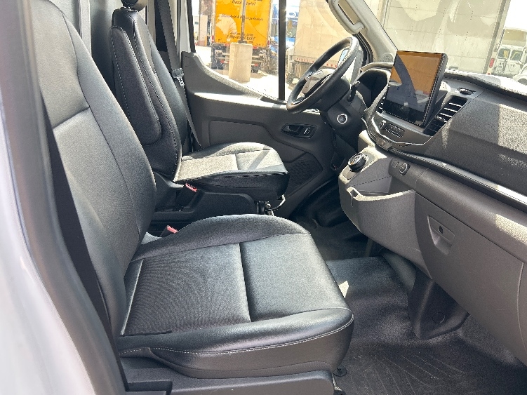 Used 2022 Ford E-Transit 350 - photo 23