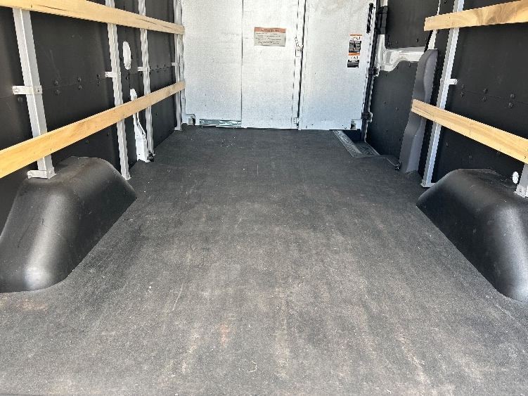 Used 2022 Ford E-Transit 350 - photo 11