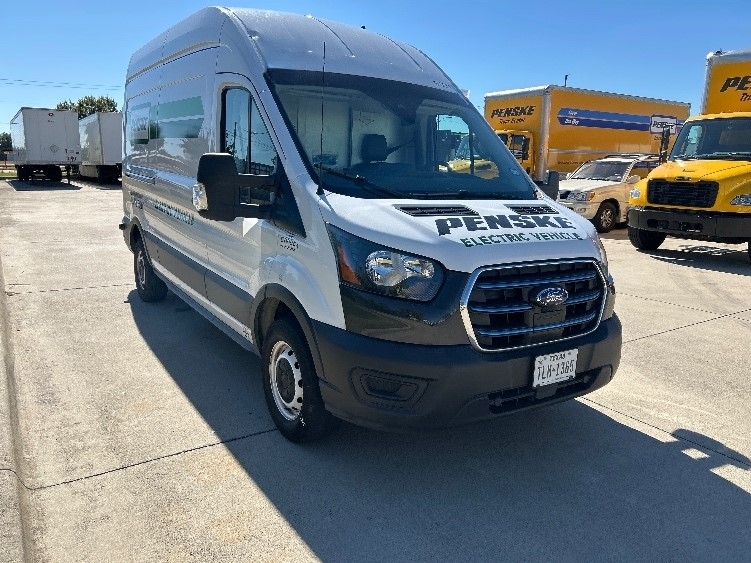 Used 2022 Ford E-Transit 350 - photo 1