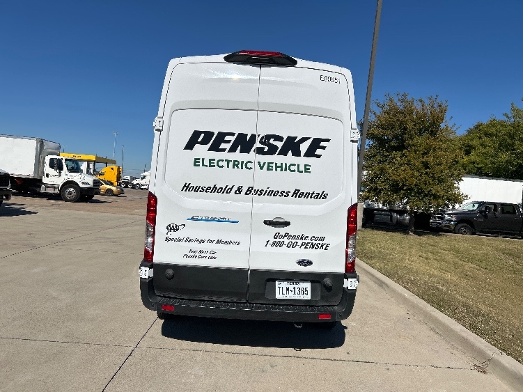 Used 2022 Ford E-Transit 350 - photo 7