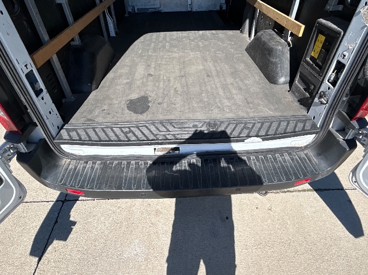 Used 2022 Ford E-Transit 350 - photo 9
