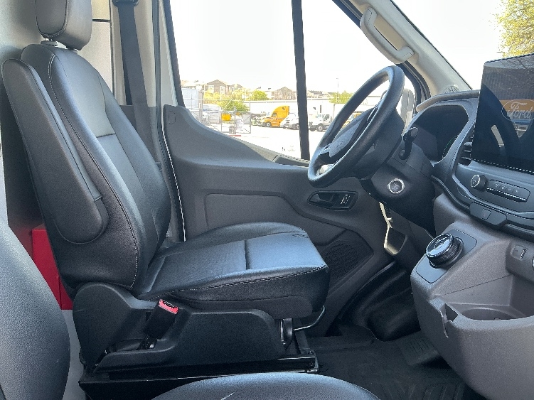 Used 2022 Ford E-Transit 350 - photo 22