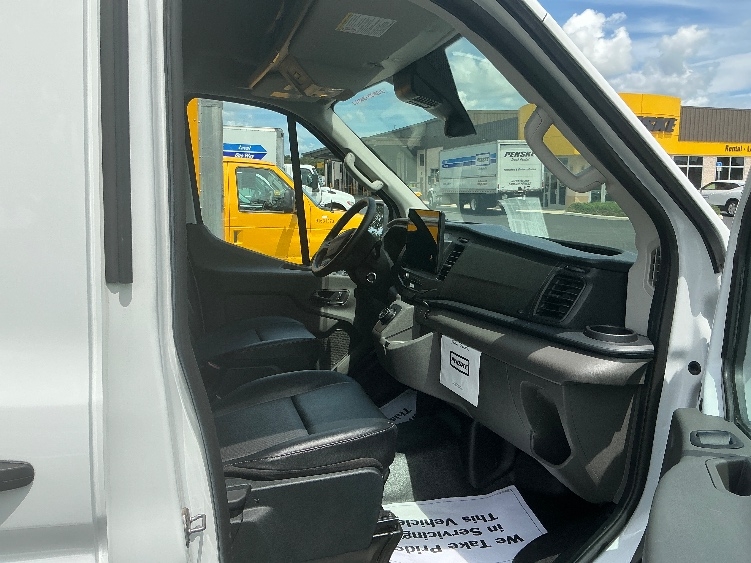 Used 2022 Ford E-Transit 350 - photo 20