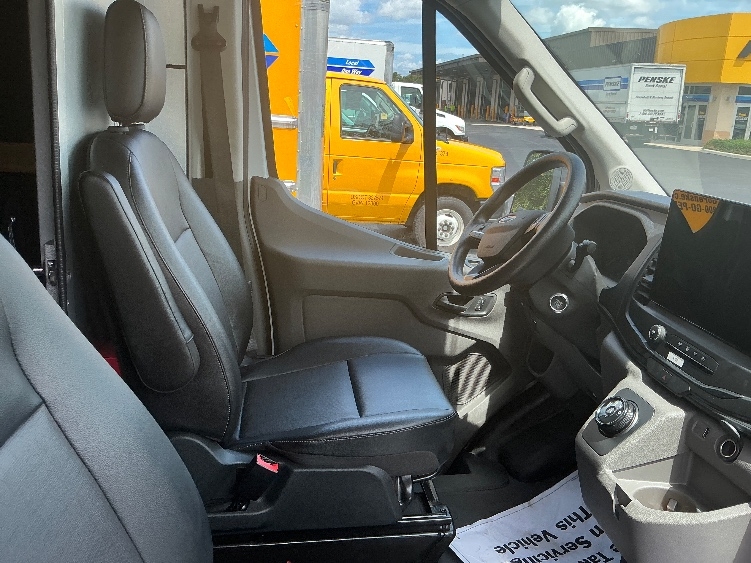 Used 2022 Ford E-Transit 350 - photo 22