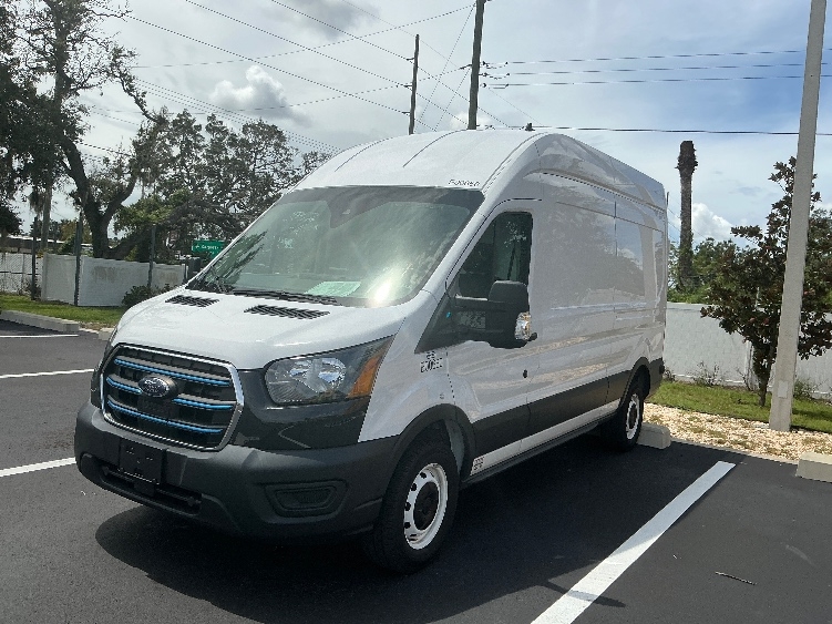 Used 2022 Ford E-Transit 350 - photo 5