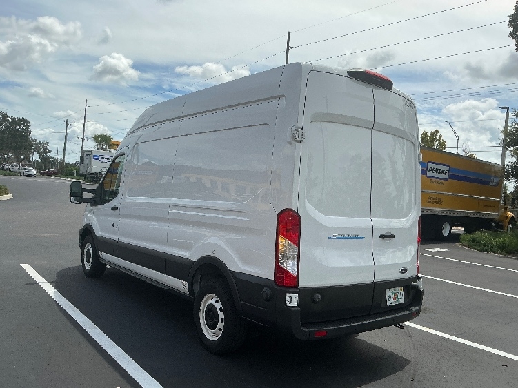 Used 2022 Ford E-Transit 350 - photo 7
