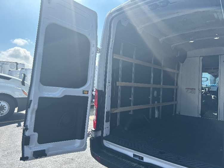 Used 2022 Ford E-Transit 350 - photo 13