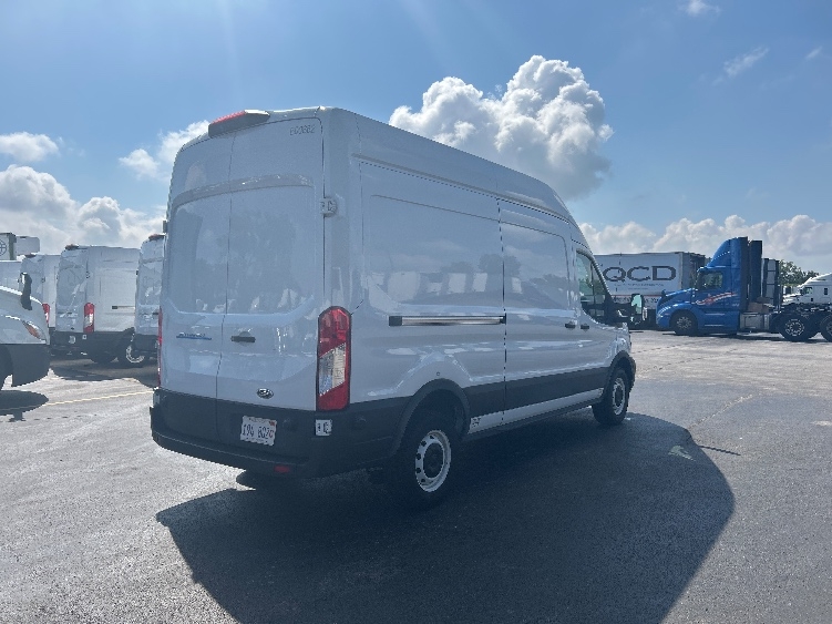 Used 2022 Ford E-Transit 350 - photo 15