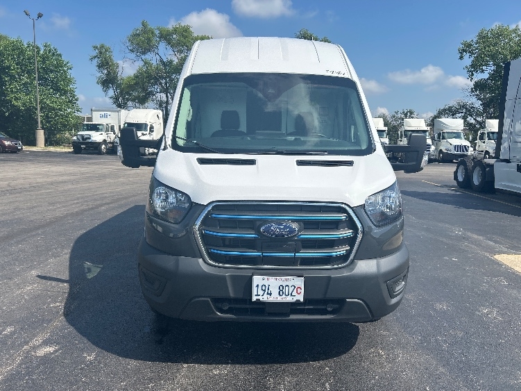 Used 2022 Ford E-Transit 350 - photo 2