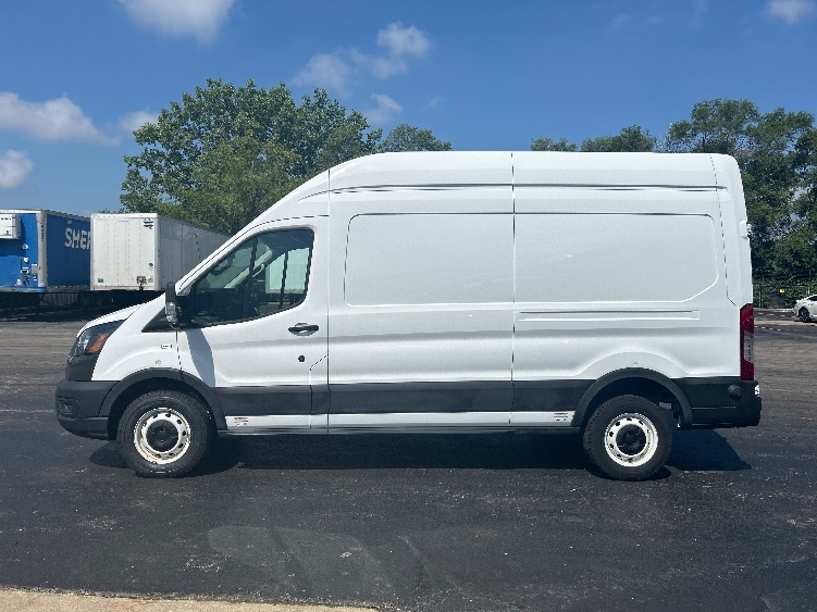 Used 2022 Ford E-Transit 350 - photo 6