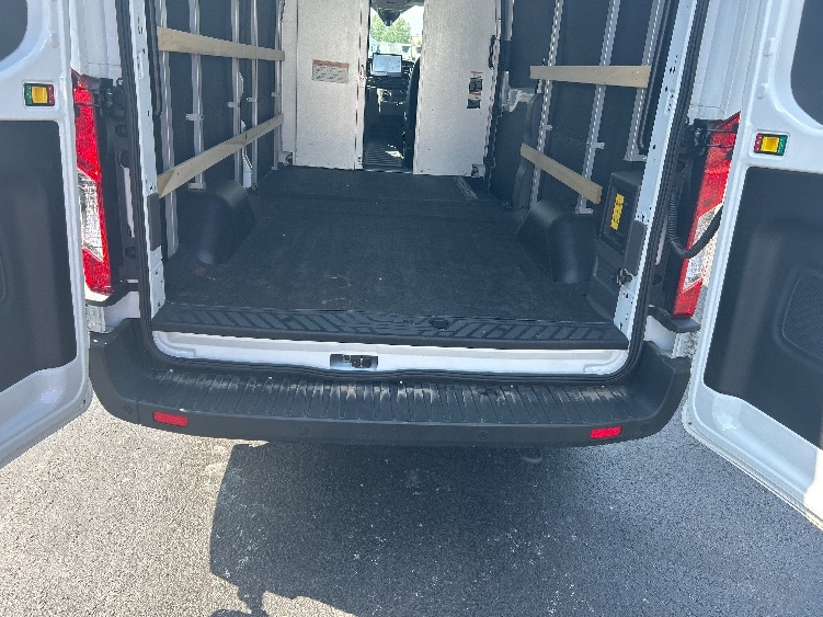 Used 2022 Ford E-Transit 350 - photo 11