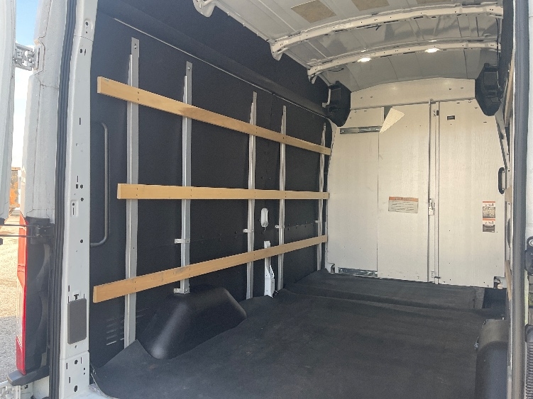 Used 2022 Ford E-Transit 350 - photo 12