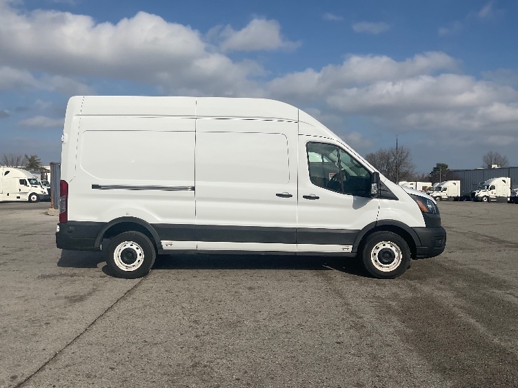 Used 2022 Ford E-Transit 350 - photo 16