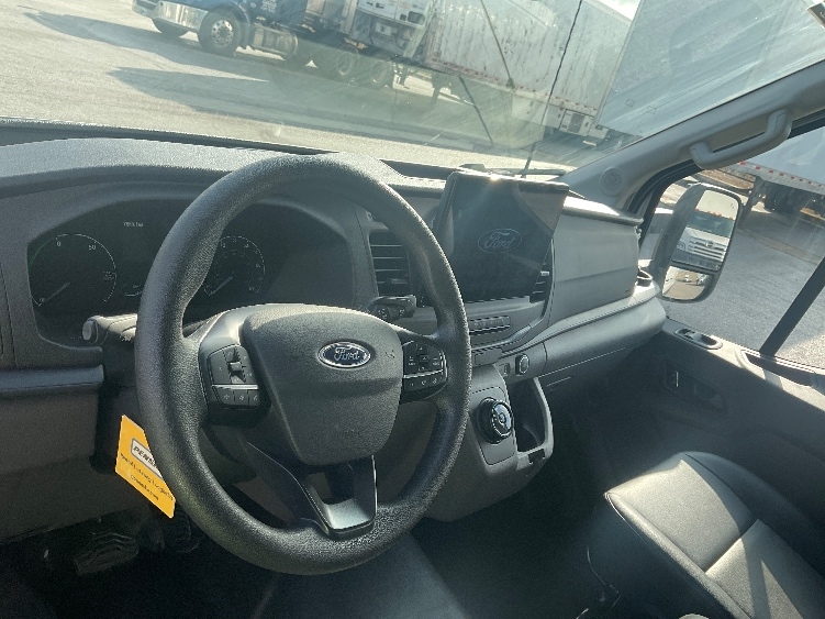 Used 2022 Ford E-Transit 350 - photo 19