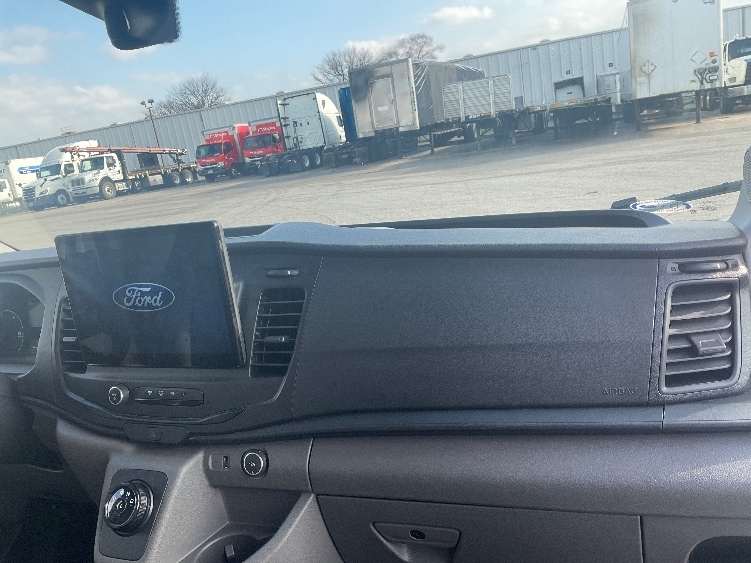 Used 2022 Ford E-Transit 350 - photo 22