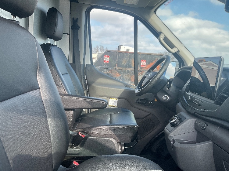 Used 2022 Ford E-Transit 350 - photo 23