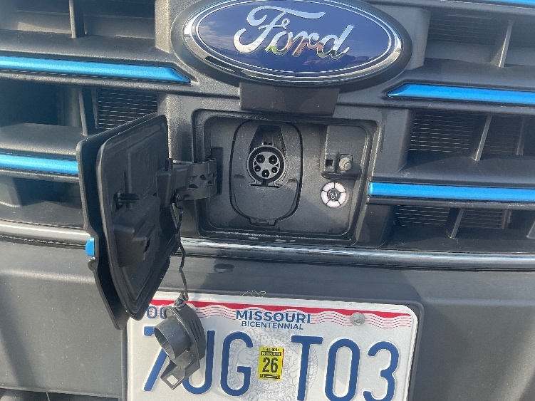 Used 2022 Ford E-Transit 350 - photo 26