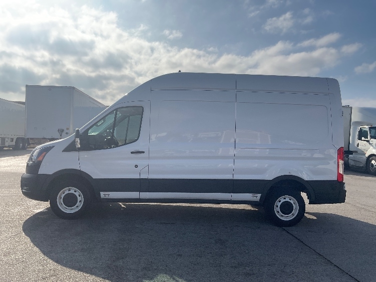 Used 2022 Ford E-Transit 350 - photo 6