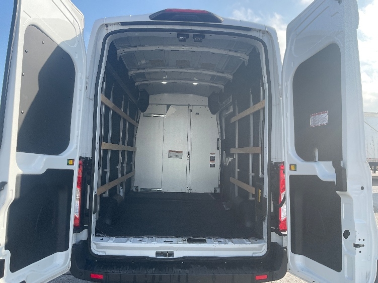Used 2022 Ford E-Transit 350 - photo 10