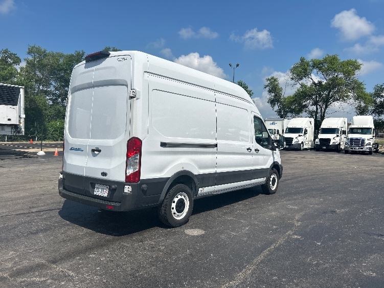 Used 2022 Ford E-Transit 350 - photo 15