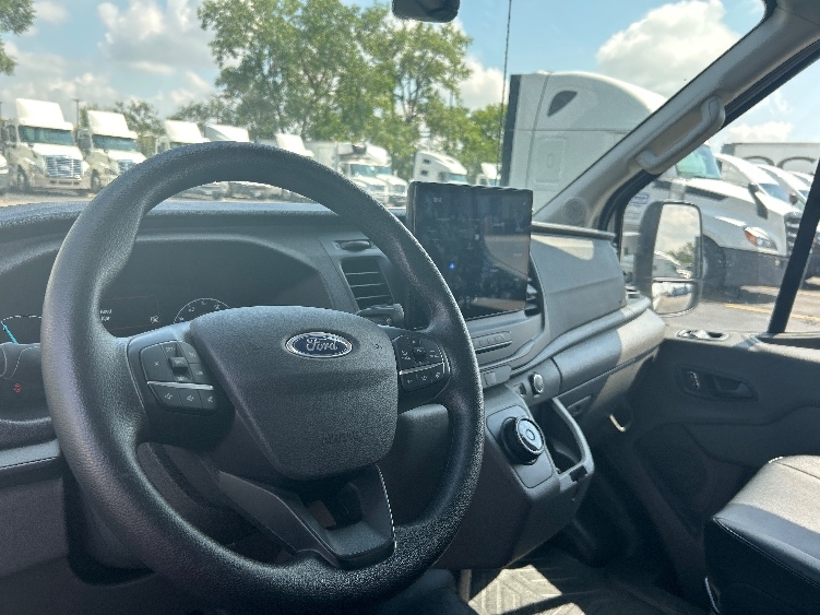 Used 2022 Ford E-Transit 350 - photo 19