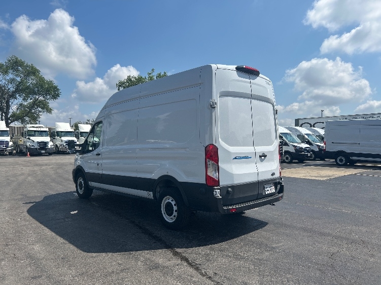 Used 2022 Ford E-Transit 350 - photo 8