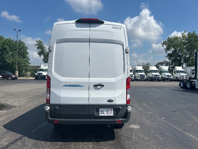 Used 2022 Ford E-Transit 350 - photo 9