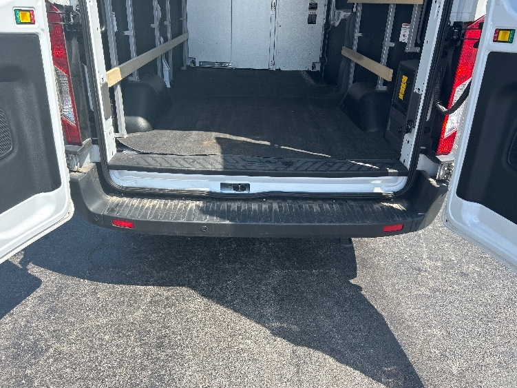 Used 2022 Ford E-Transit 350 - photo 11