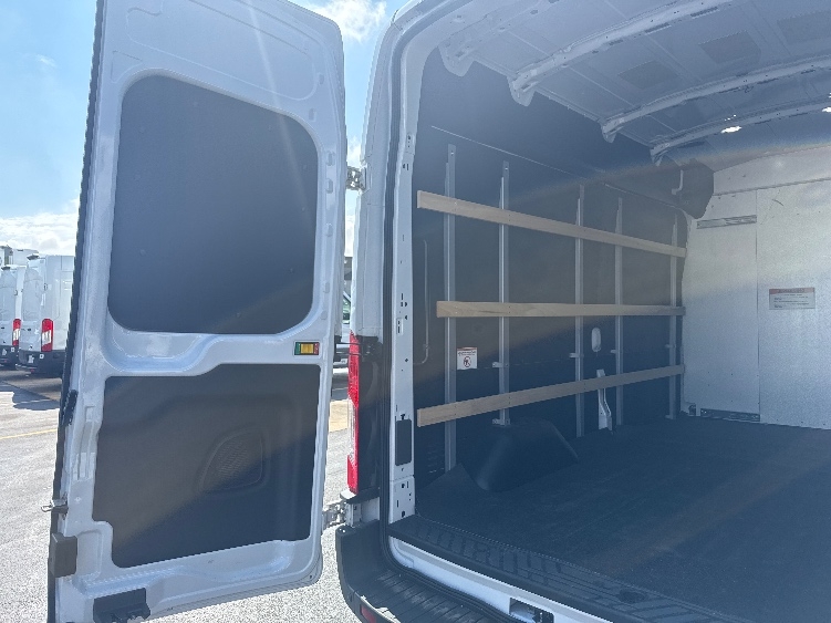 Used 2022 Ford E-Transit 350 - photo 13