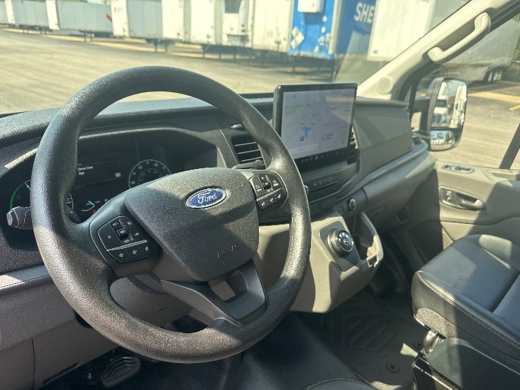 Used 2022 Ford E-Transit 350 - photo 19