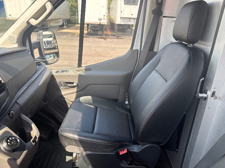 Used 2022 Ford E-Transit 350 - photo 21