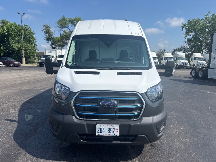 Used 2022 Ford E-Transit 350 - photo 2