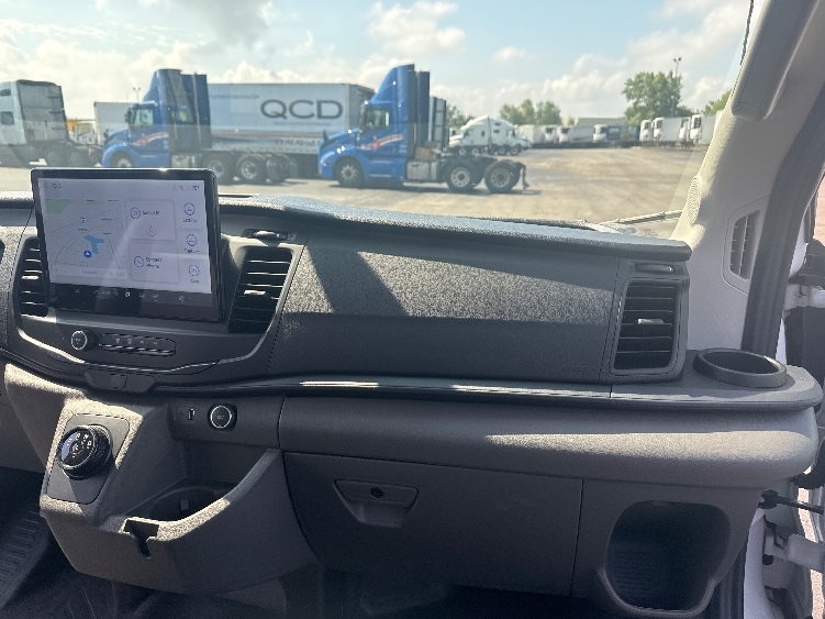 Used 2022 Ford E-Transit 350 - photo 23
