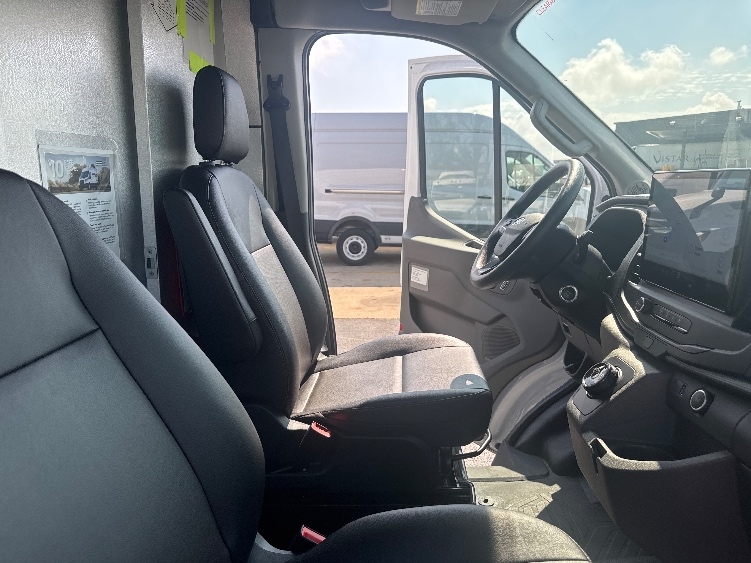 Used 2022 Ford E-Transit 350 - photo 24