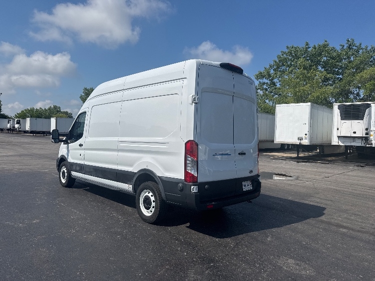 Used 2022 Ford E-Transit 350 - photo 8