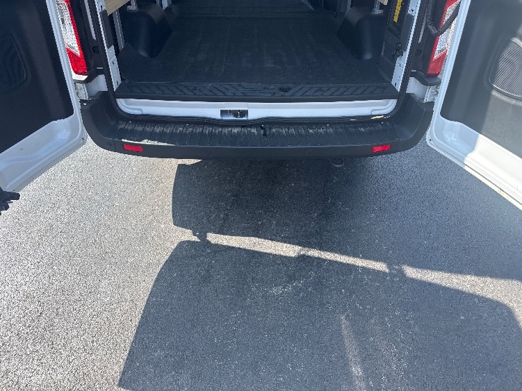 Used 2022 Ford E-Transit 350 - photo 11