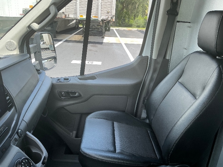 Used 2022 Ford E-Transit 350 - photo 18