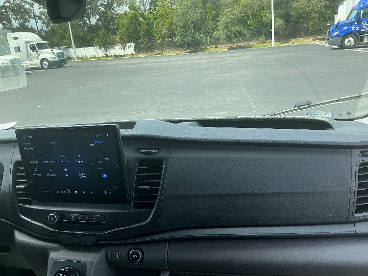 Used 2022 Ford E-Transit 350 - photo 20
